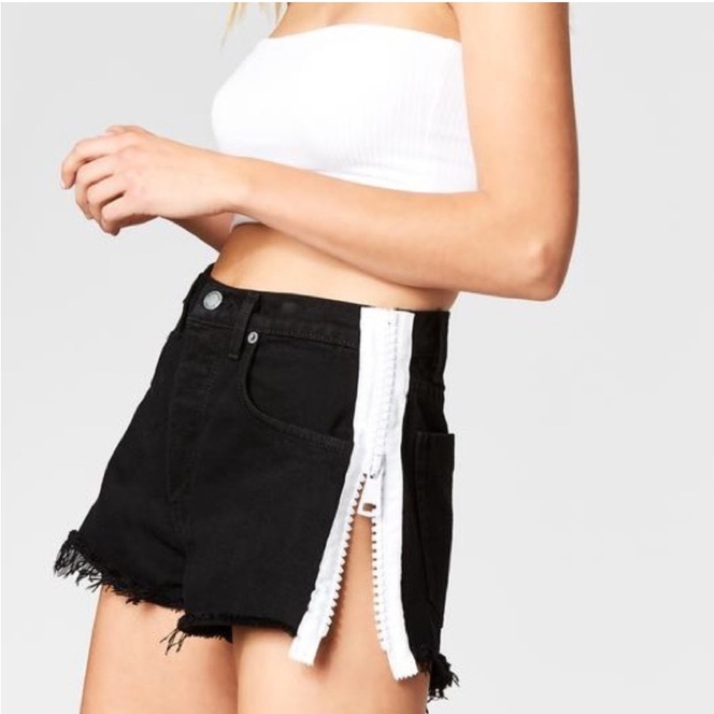Carmar Black High-Waist Denim Shorts with White Side Zipper